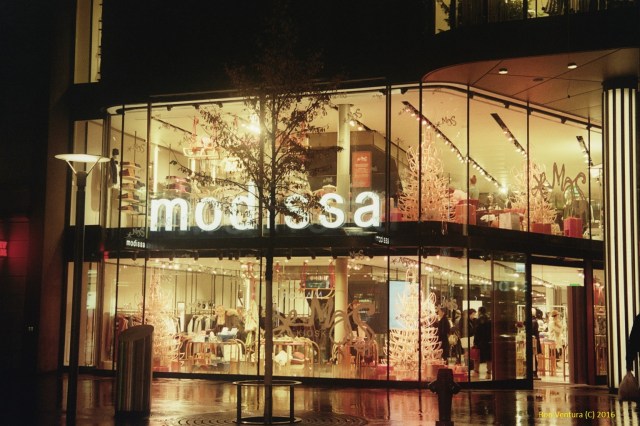 Modissa Fashion Store set for Christmas